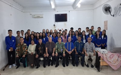Kegiatan Seminar dan Foto Bersama Bapak Chandra dari Bali
